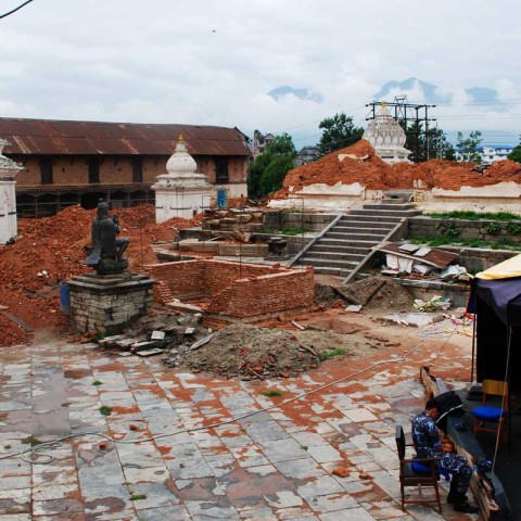 Nepal_Tempel_eingestuerzt